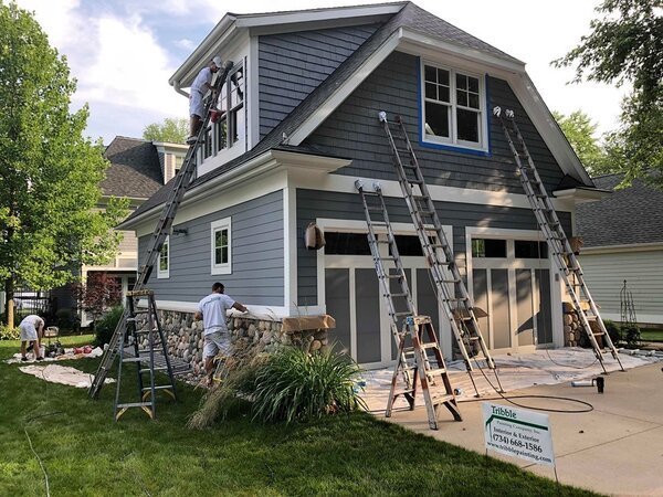 Painting a house exterior during the best time for it