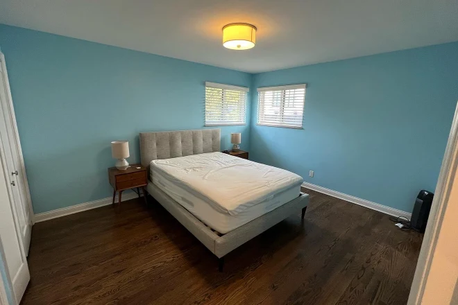 A-bedroom-painted-with-a-blue-color-1